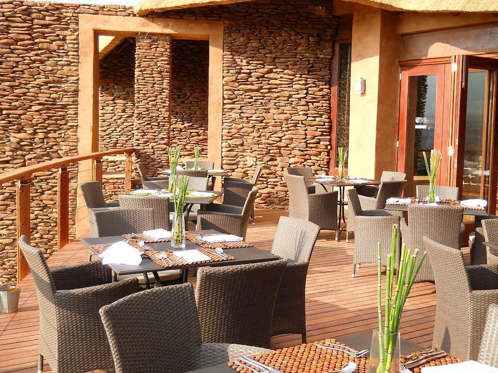 African Hills Safari Lodge & Spa มากาลีสเบิร์ก ภายนอก รูปภาพ